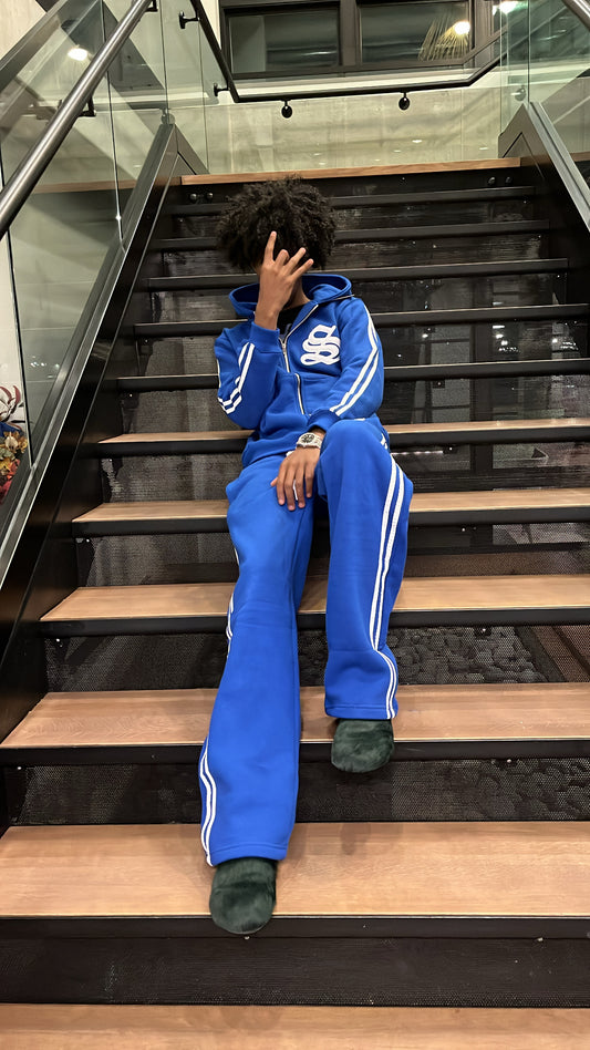 Blue sweatsuit.